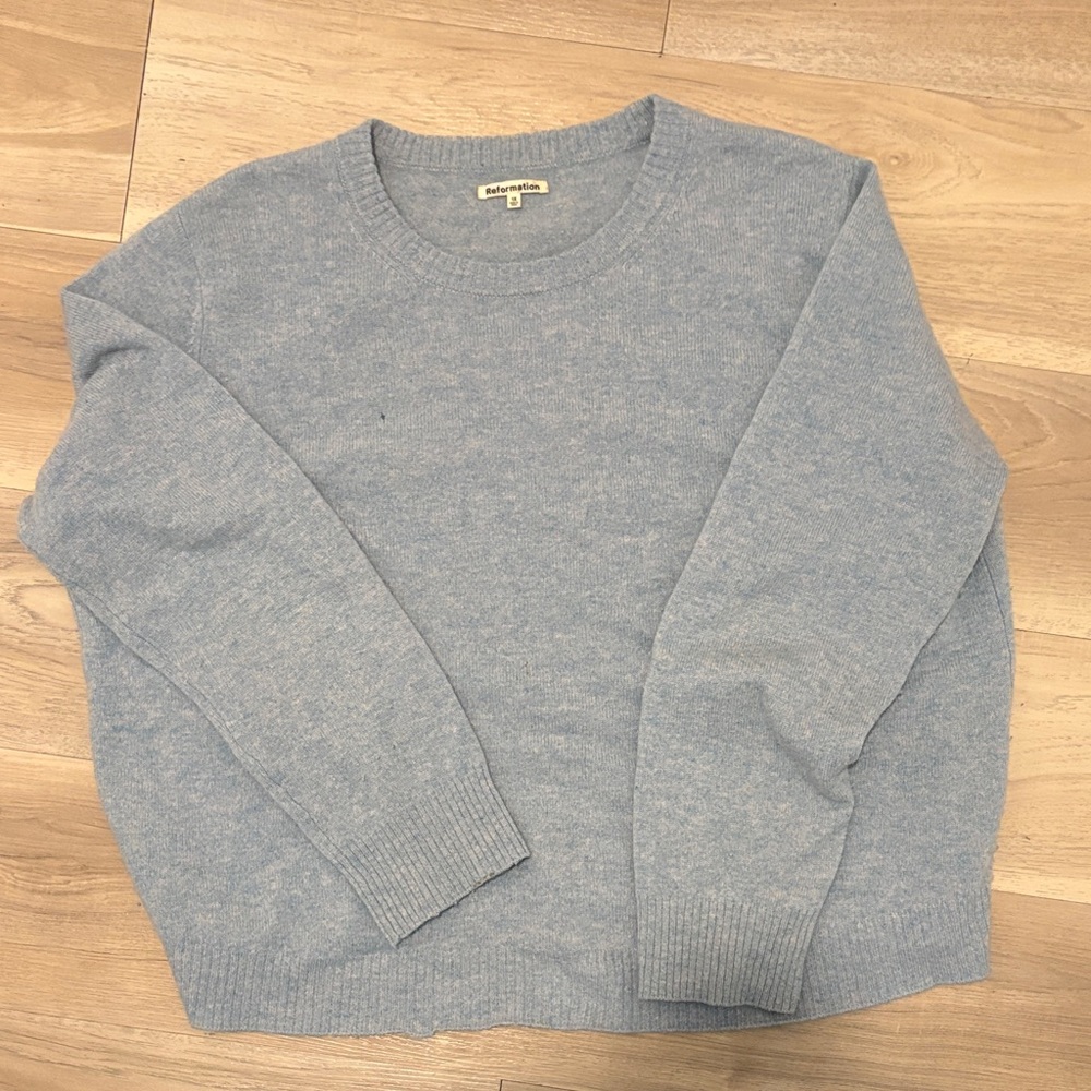 Reformation Women’s baby blue Crewneck Cashmere Sweater